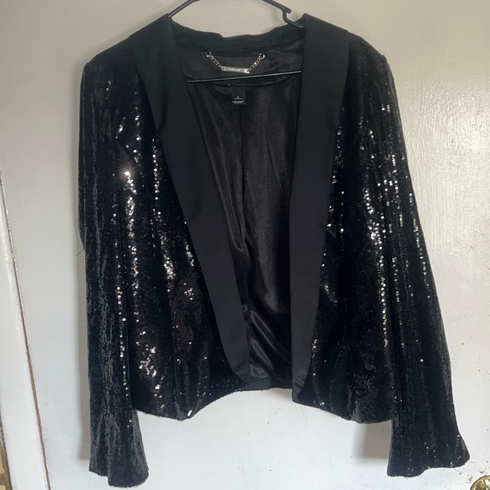 Size LARGE   WHITE HOUSE BLACK MARKET. Brand new without tags.